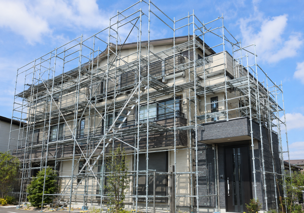 三重県 亀山市 鳶工事 足場工事 改修足場 解体養生足場 吊り足場 新築足場 プラント足場 仮囲い工事 四日市市 鈴鹿市 桑名市 津市