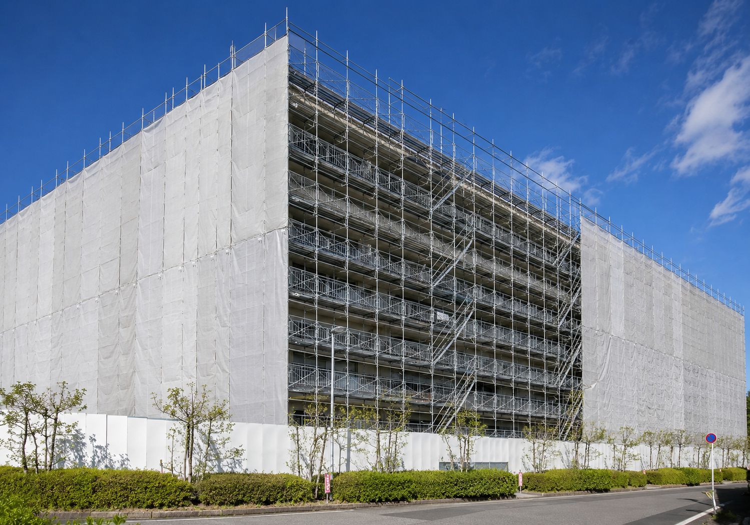 三重県 亀山市 鳶工事 足場工事 改修足場 解体養生足場 吊り足場 新築足場 プラント足場 仮囲い工事 四日市市 鈴鹿市 桑名市 津市